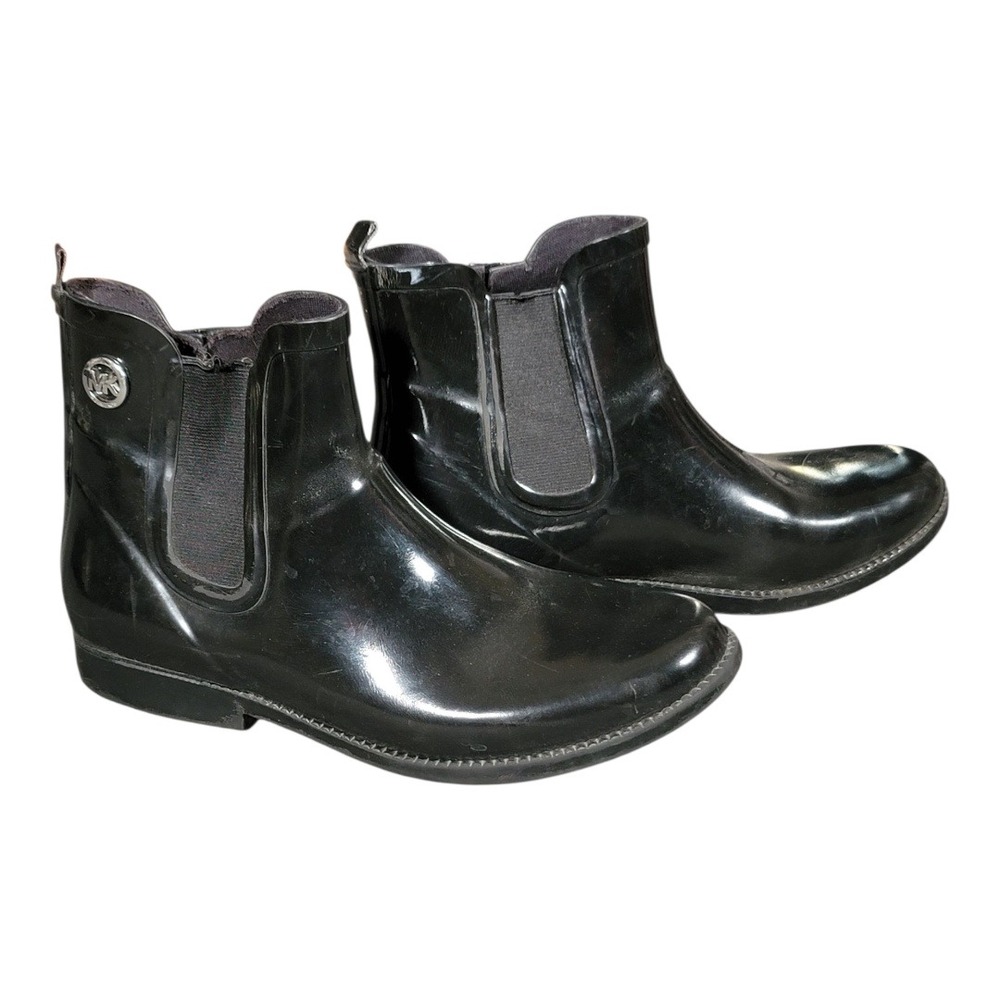 Michael Kors Chelsea Black Rubber Pull-On Chic Ankle Booties Fall Winter‎ Style